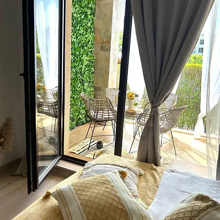 Apartment студио Premium,смокиня,созопол,5звезден затворен комплекс,4 басейна,1ва линия море Dobrich (Yambol)