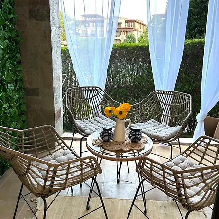 студио Premium,смокиня,созопол,5звезден затворен комплекс,4 басейна,1ва линия море Apartment