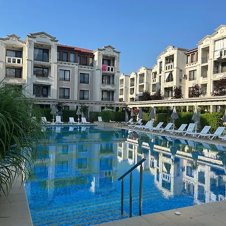 студио Premium,смокиня,созопол,5звезден затворен комплекс,4 басейна,1ва линия море