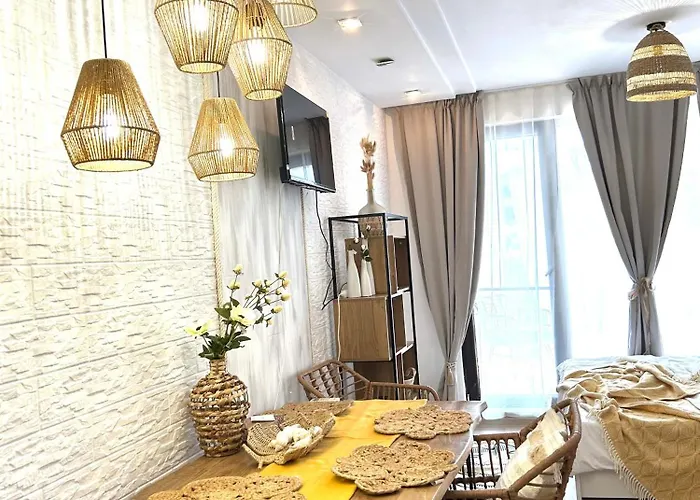 студио Premium,смокиня,созопол,5звезден затворен комплекс,4 басейна,1ва линия море Апартаменты *