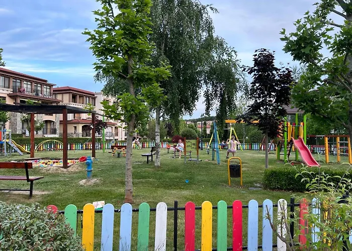 Апартаменты студио Premium,смокиня,созопол,5звезден затворен комплекс,4 басейна,1ва линия море *