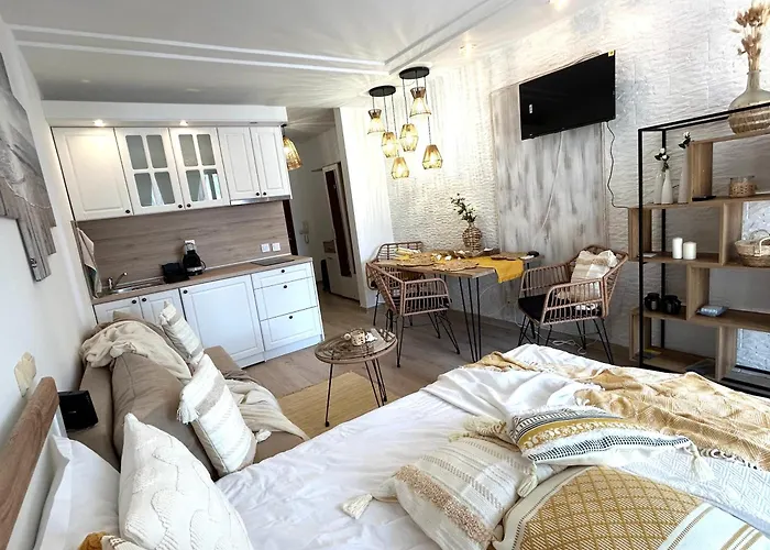 студио Premium,смокиня,созопол,5звезден затворен комплекс,4 басейна,1ва линия море