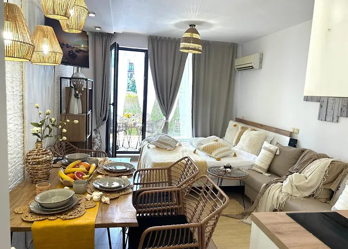 Апартаменты студио Premium,смокиня,созопол,5звезден затворен комплекс,4 басейна,1ва линия море