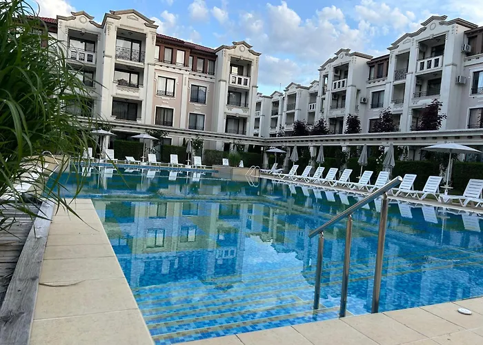 студио Premium,смокиня,созопол,5звезден затворен комплекс,4 басейна,1ва линия море Dobrich (Yambol)