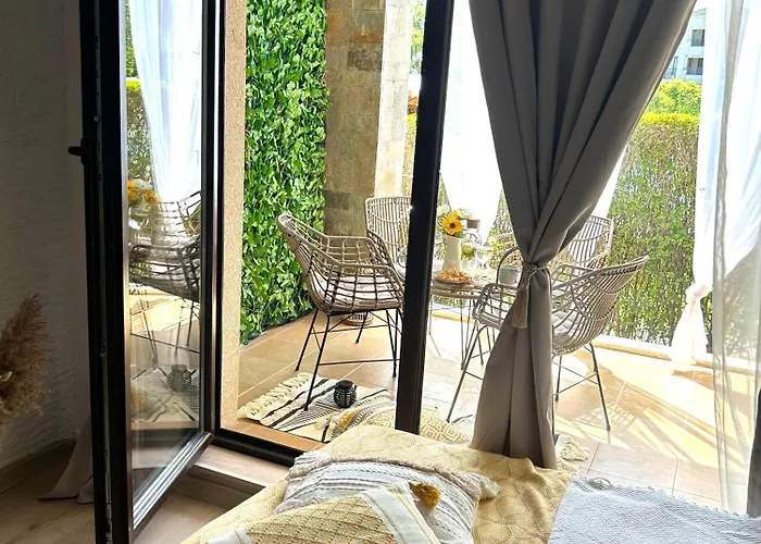 Апартаменты студио Premium,смокиня,созопол,5звезден затворен комплекс,4 басейна,1ва линия море Dobrich (Yambol)